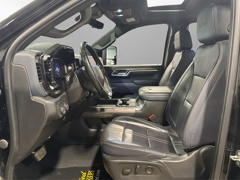 Used 2024 Chevrolet Silverado 3500 High Country w/ High Country Premium Package image 20