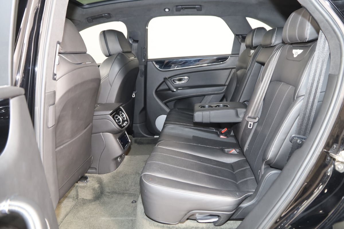 Used 2018 Bentley Bentayga AWD/4WD image 64