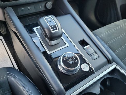 Used 2024 Mitsubishi Outlander SE Black Edition image 20