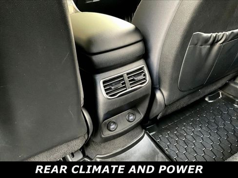Used 2023 Hyundai Santa Fe SE AWD/4WD image 10