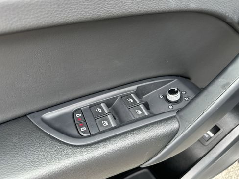 Used 2025 Audi Q5 2.0T Premium image 15