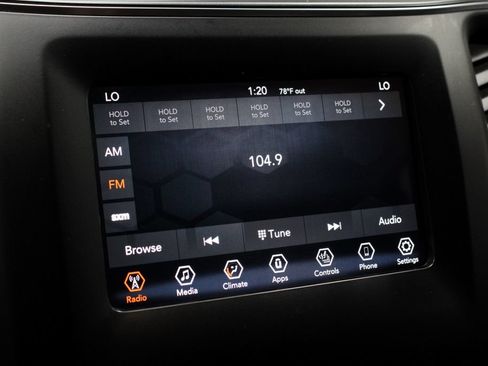 Used 2020 Jeep Cherokee Latitude Plus w/ Comfort/Convenience Group AWD/4WD image 3