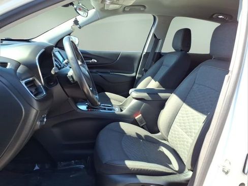 Used 2020 Chevrolet Equinox LT w/ Driver Convenience Package image 13