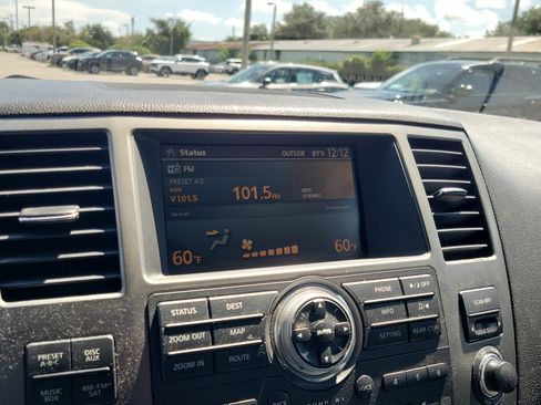 Used 2011 Nissan Armada Platinum w/ 2nd Row Captain Seat Pkg RWD image 26