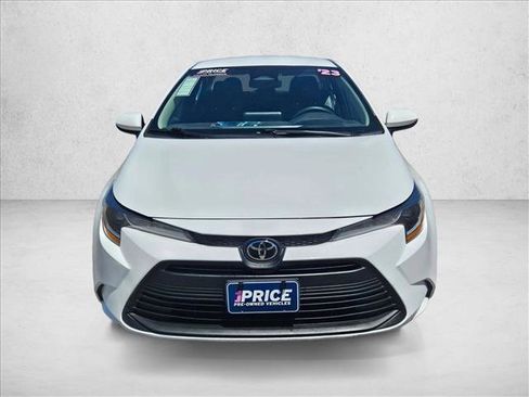 Used 2023 Toyota Corolla LE FWD image 2
