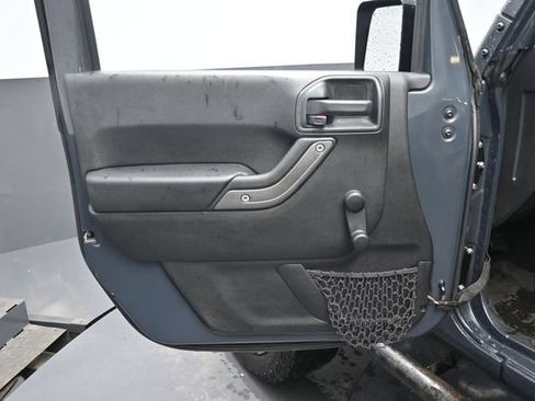 Used 2017 Jeep Wrangler Unlimited Sport w/ Connectivity Group AWD/4WD image 11