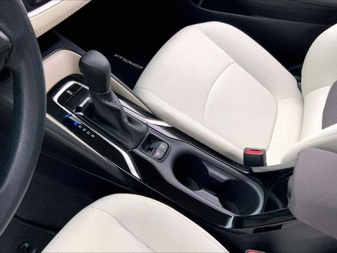 Used 2020 Toyota Corolla LE image 17