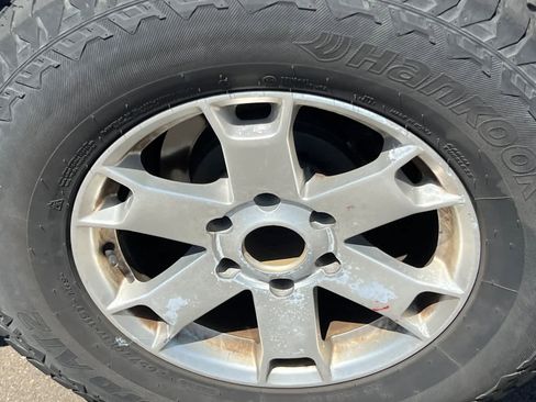 Used 2005 Toyota 4Runner SR5 AWD/4WD image 22