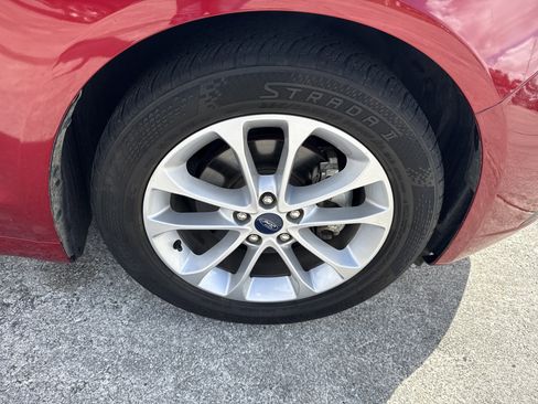 Used 2020 Ford Fusion SE image 22