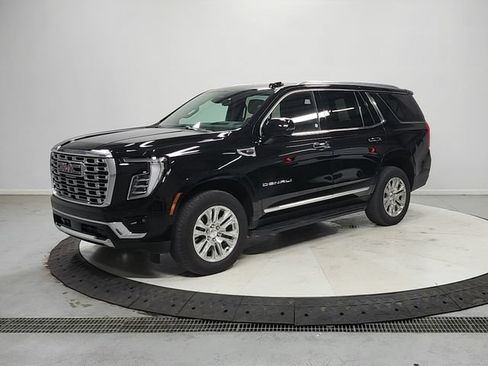 Used 2025 GMC Yukon Denali RWD image 4