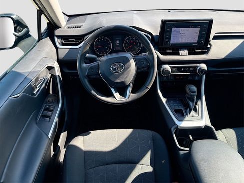 Used 2022 Toyota RAV4 XLE image 23
