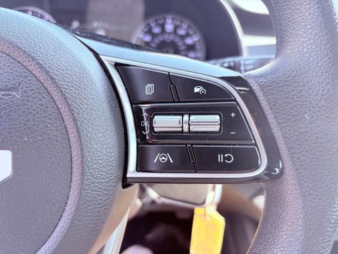 Used 2023 Kia Forte LXS image 12