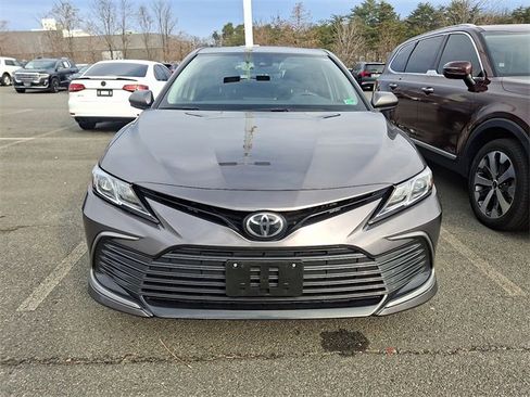 Used 2022 Toyota Camry LE image 2