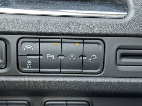 Used 2021 GMC Yukon SLT w/ SLT Premium Package image 13