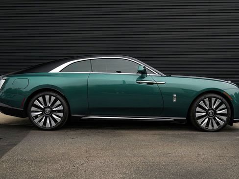 Used 2024 Rolls-Royce Spectre w/ Spectre Launch Package AWD/4WD image 34