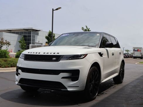 Used 2025 Land Rover Range Rover Sport Dynamic SE AWD/4WD image 3
