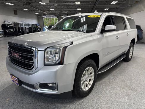 Used 2018 GMC Yukon XL SLT AWD/4WD image 3