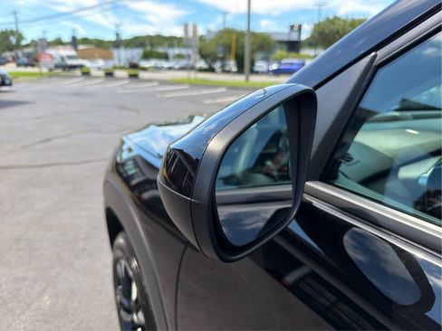 Used 2023 Chevrolet TrailBlazer LT AWD/4WD image 25