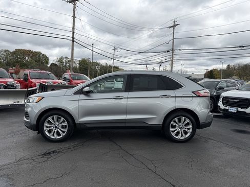 Used 2020 Ford Edge Titanium image 2