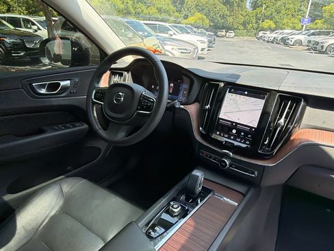 Certified 2024 Volvo XC60 B5 Plus AWD/4WD image 18
