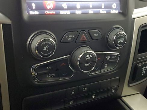 Used 2018 RAM 1500 SLT image 20