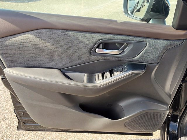 Used 2022 Nissan Rogue SV AWD/4WD image 27