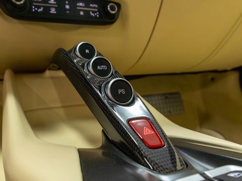 Used 2018 Ferrari 812 Superfast image 13