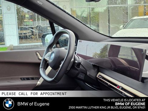 Used 2024 BMW iX xDrive50 w/ Sport Package AWD/4WD image 12