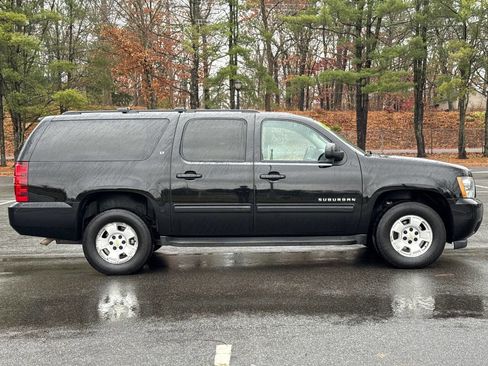 Used 2013 Chevrolet Suburban LT w/ Luxury Package image 4