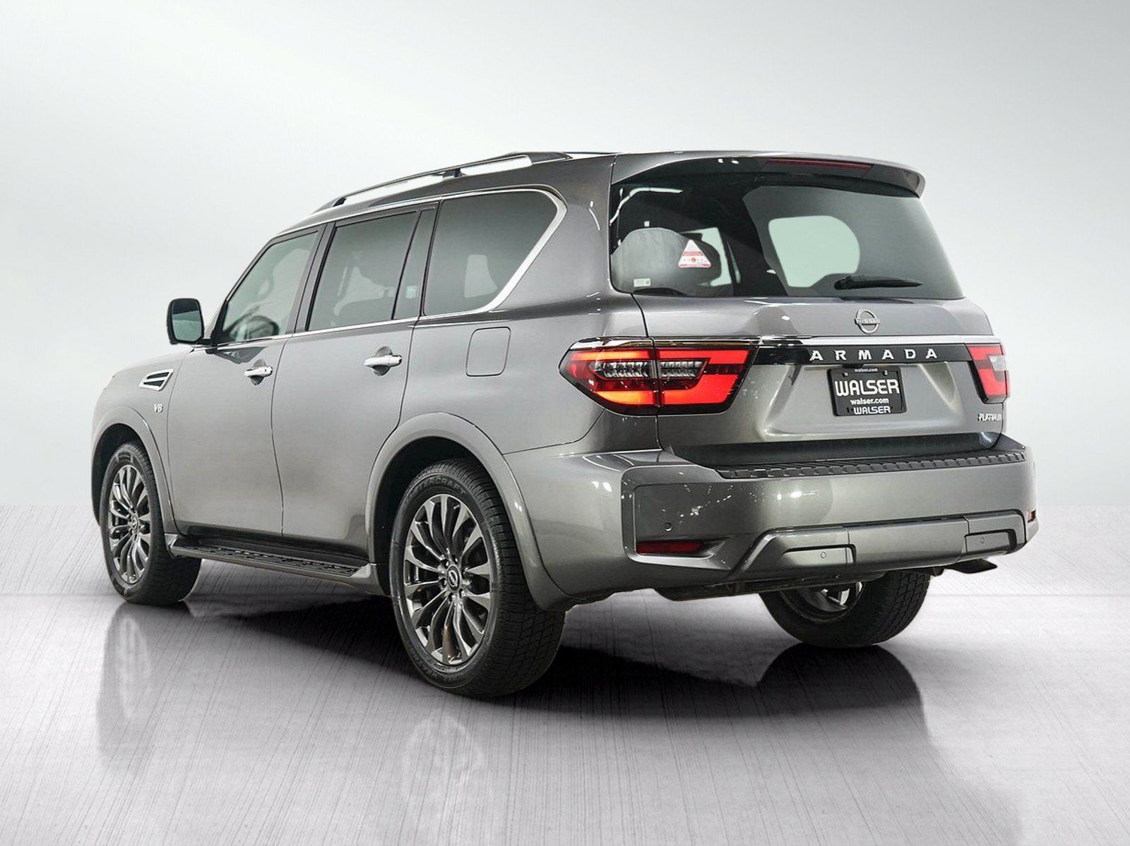 Used 2022 Nissan Armada Platinum w/ Captain's Chairs Package AWD/4WD image 4