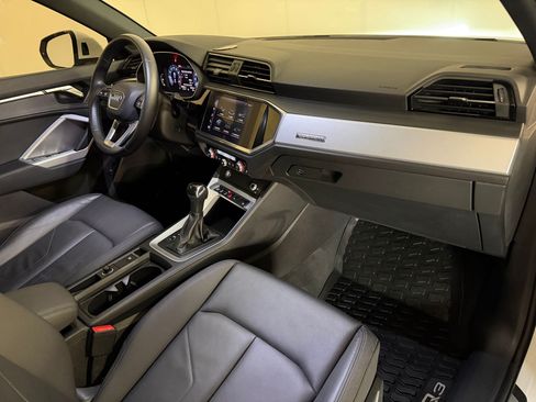 Used 2020 Audi Q3 2.0T Premium w/ Convenience Package AWD/4WD image 32
