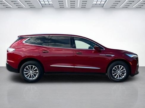 Used 2024 Buick Enclave Premium image 3