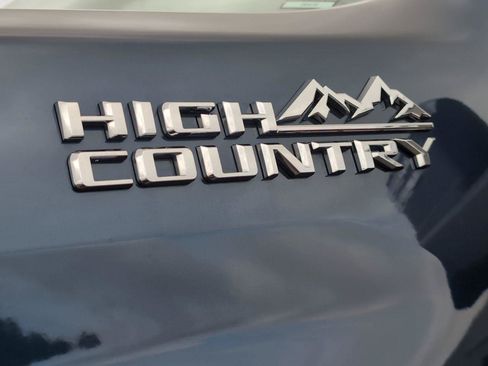 Used 2022 Chevrolet Silverado 2500 High Country w/ LPO, Hitch Package AWD/4WD image 19