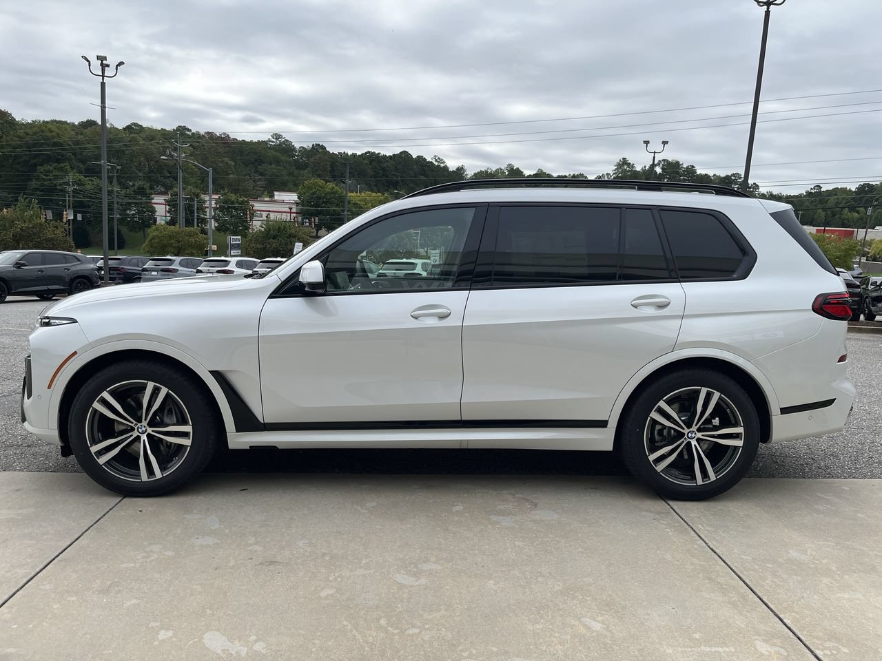 Used 2027 BMW X7 xDrive40i w/ M Sport Package AWD/4WD image 5
