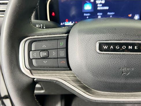 Used 2024 Jeep Wagoneer Series III AWD/4WD image 18