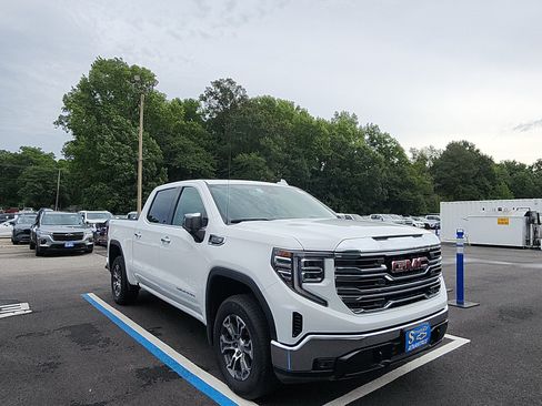 Used 2026 GMC Sierra 1500 SLT AWD/4WD image 7