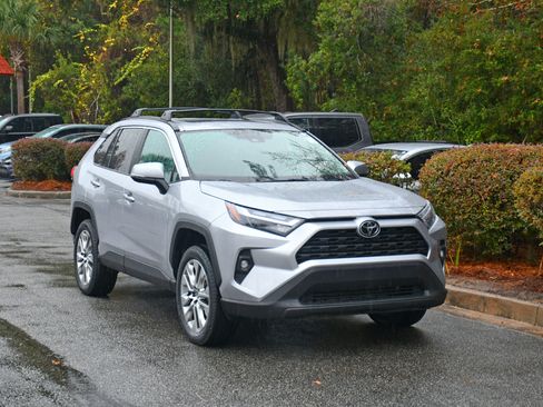 Certified 2023 Toyota RAV4 XLE Premium image 6