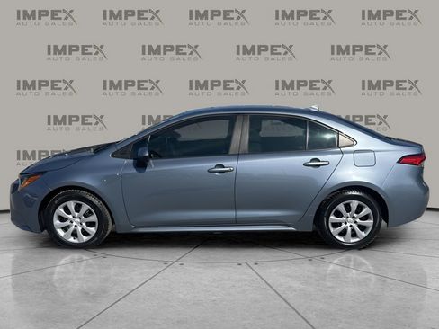 Used 2020 Toyota Corolla LE image 2