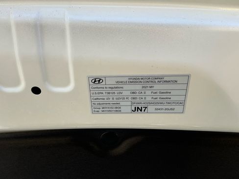 Used 2021 Hyundai Veloster N image 25