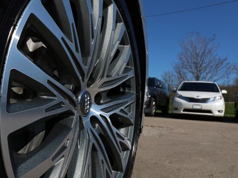 Used 2019 Audi A8 L 3.0T w/ Executive Package image 9