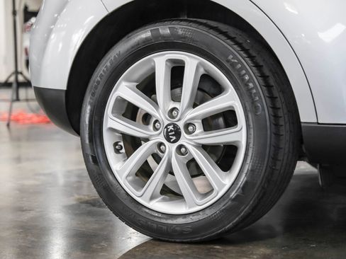 Used 2019 Kia Soul + FWD image 51