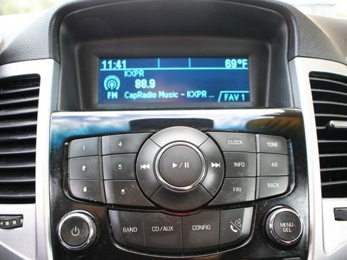 Used 2016 Chevrolet Cruze LT image 13