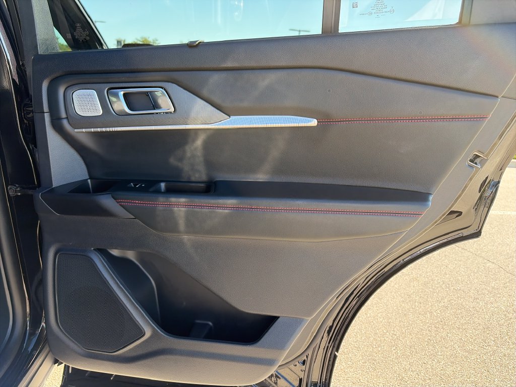 Used 2025 Ford Explorer ST AWD/4WD image 33