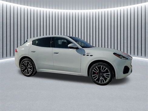 Certified 2024 Maserati Grecale GT image 4