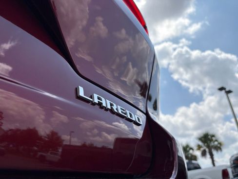 New 2025 Jeep Grand Cherokee Laredo X w/ Luxury Tech Group I image 11