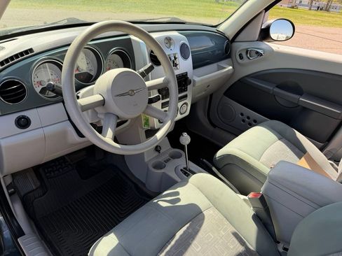 Used 2006 Chrysler PT Cruiser Touring FWD image 8