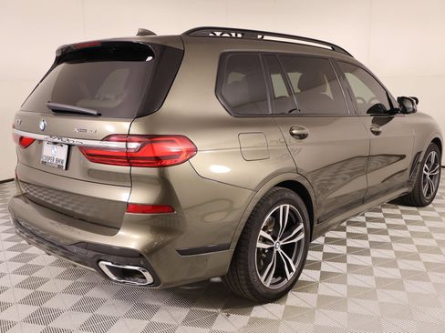 Used 2022 BMW X7 xDrive40i w/ M Sport Package AWD/4WD image 23