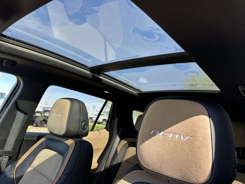 New 2025 Chevrolet Equinox ACTIV w/ Convenience Package III FWD image 13