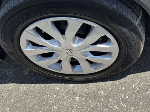 Used 2017 Nissan Rogue S AWD/4WD image 5