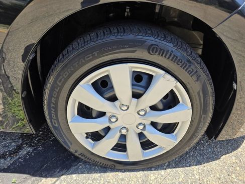 Used 2016 Toyota Corolla LE FWD image 41